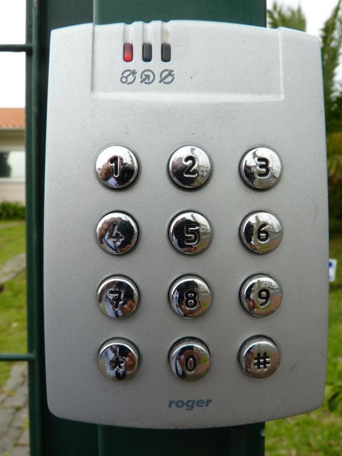 Azores Holidays House -B&B - Suites - Self Check-In Keyboard ポンタ・デルガダ エクステリア 写真