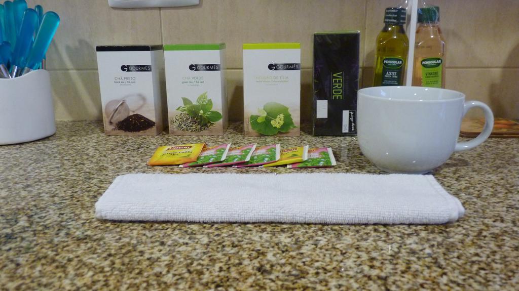 Azores Holidays House -B&B - Suites - Self Check-In Keyboard ポンタ・デルガダ エクステリア 写真